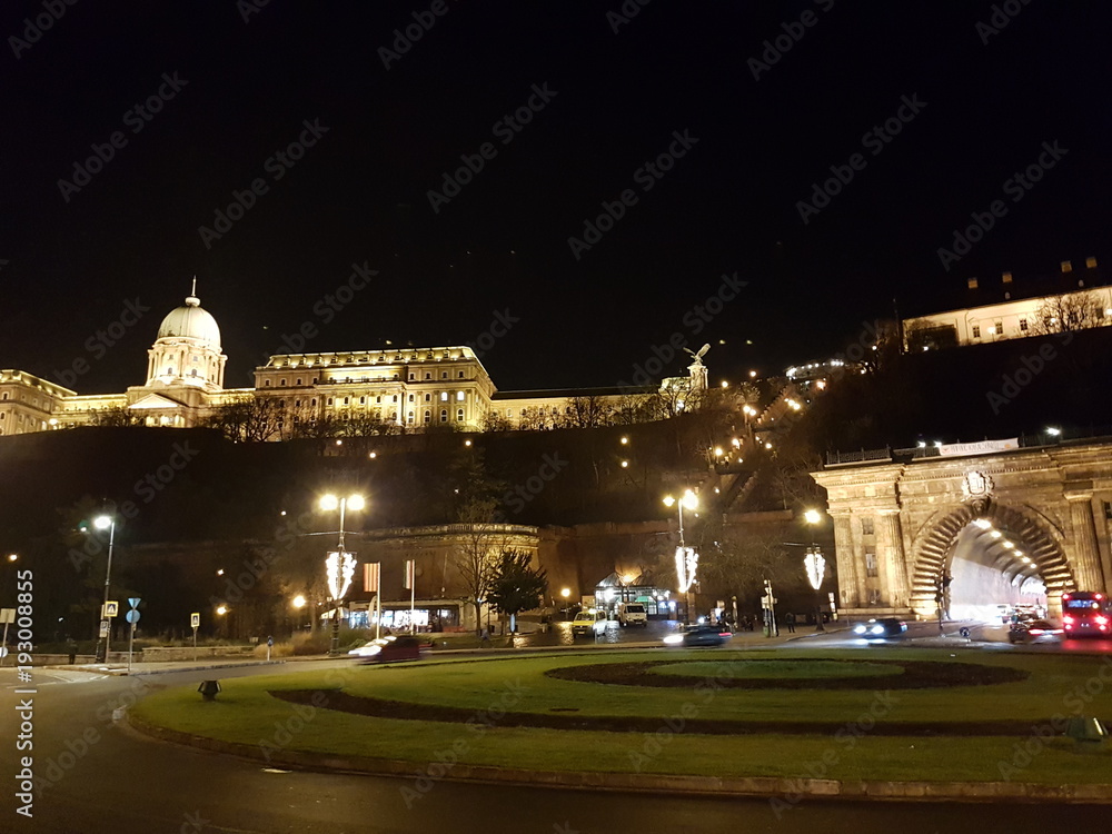 Budapest,capital y ciudad más poblada de Hungría en Europa