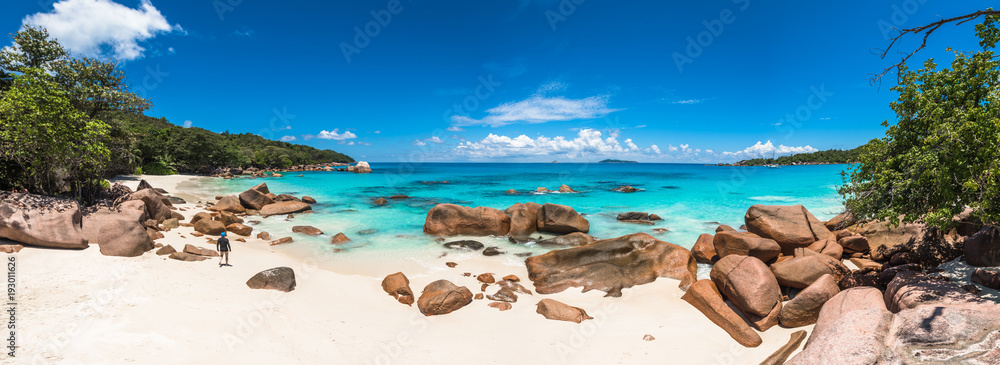 Fototapeta premium Tropical beach Anse Lazio, Praslin island, Seychelles
