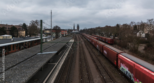 Bahnhof und Dom in Speyer