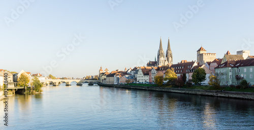 Stadtpanorama panorama von Regensburg mit Dom mit brücke donau
