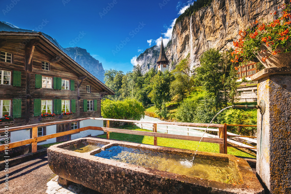 Naklejka premium Great view of alpine village. Location place Swiss alps, Lauterbrunnen valley, Europe. Beauty world