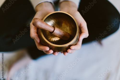 tibetan meditation singing bowl