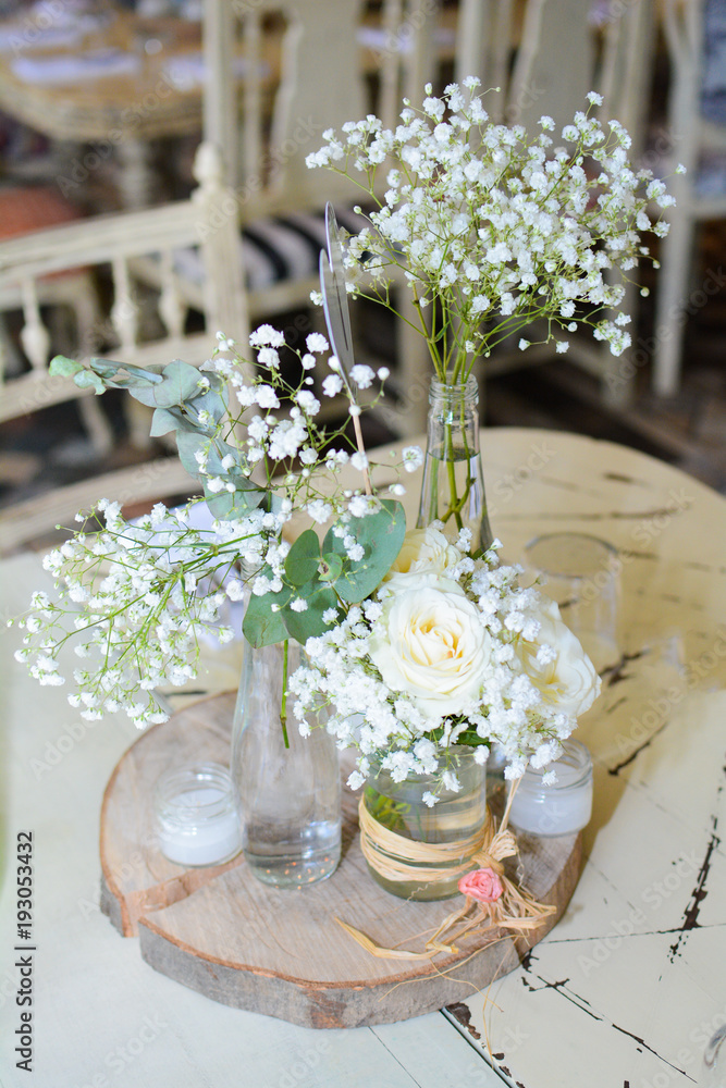 Naklejka premium Flower decoration on table