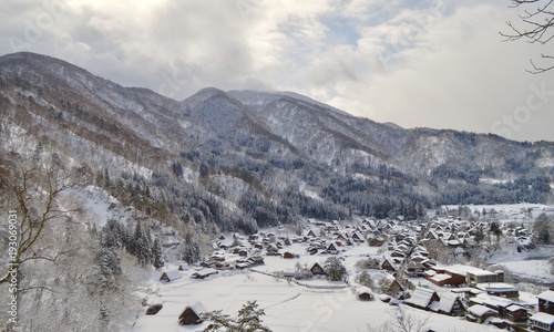 Wallpaper Mural 冬の白川郷 Torontodigital.ca