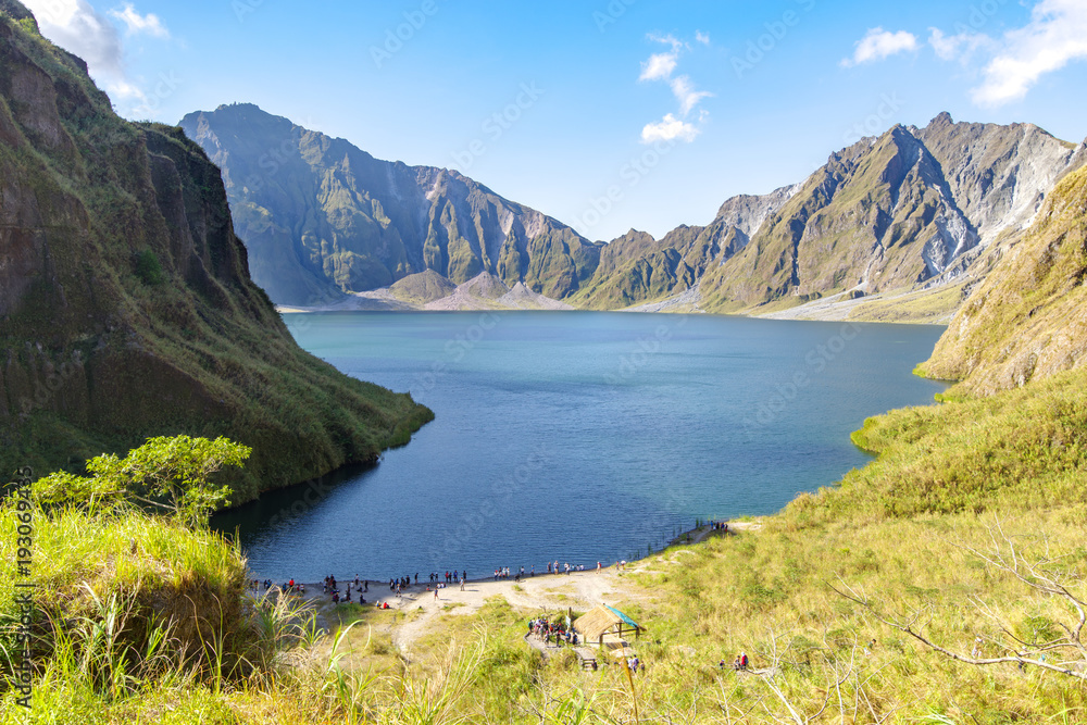 Fototapeta premium Beautiful landscape at Pinatubo Mountain Crater Lake