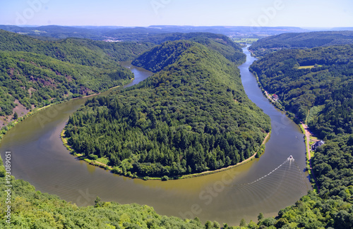 Saarschleife der Saar bei Orscholz mit Blick auf gesamte Saarbiegung in Saar-Lor-Lux Saarland Deutschland Europa