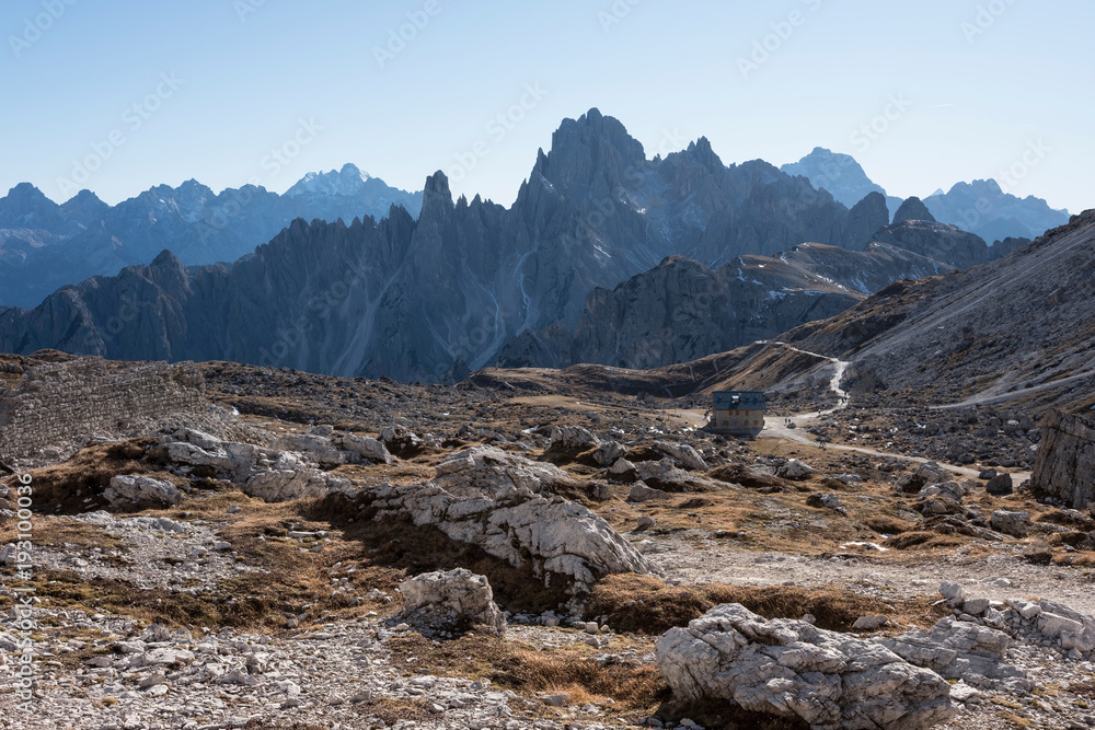 Obraz premium Panoramic view from the track to Tre Cime park