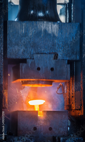 Foto metal forging, forging shop