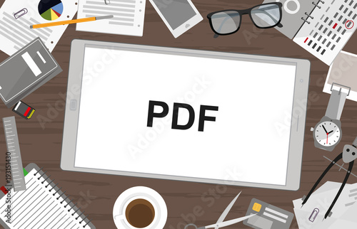 Schreibtisch mit Tablet - PDF