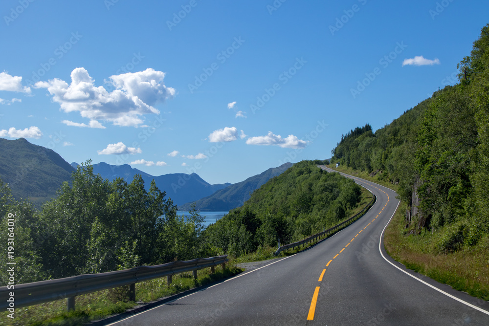 road along the mountains