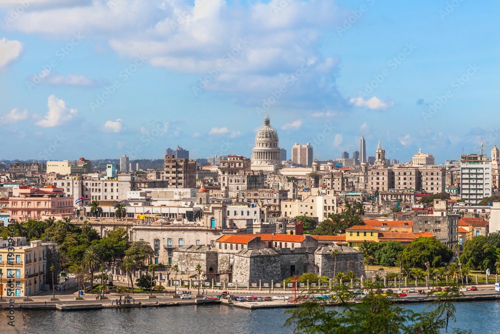 Fototapeta premium Cuba, close up view of the Old Havana city with historical buildings and monuments from Morro Castle.