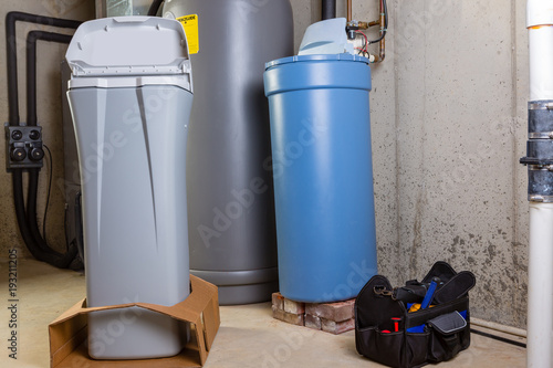 Foto New water softening unit ready for installation