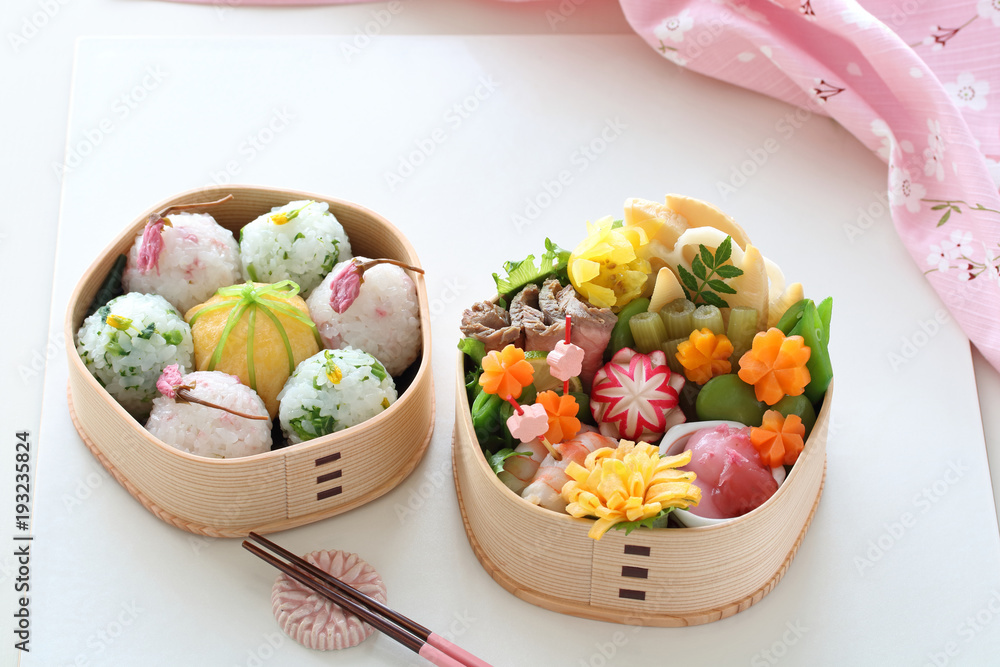 春のお弁当 手まり寿司 お花見弁当 Stock Photo Adobe Stock 春のお弁当 手まり寿司 お花見弁当 Stock Photo Adobe Stock