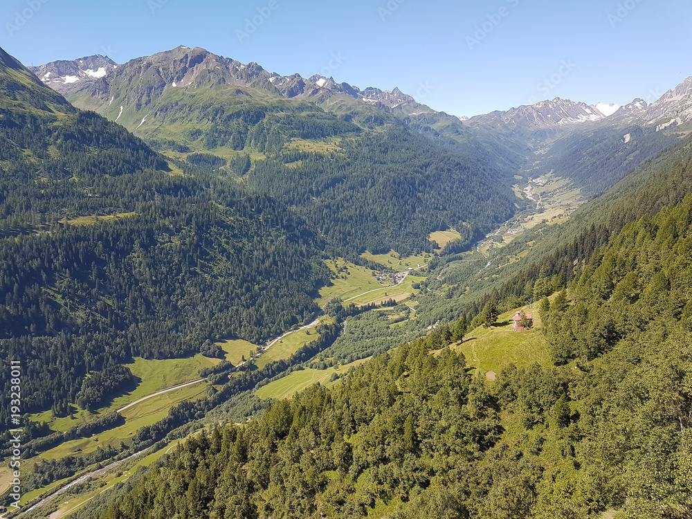 Swiss, Fronalpstock valley view