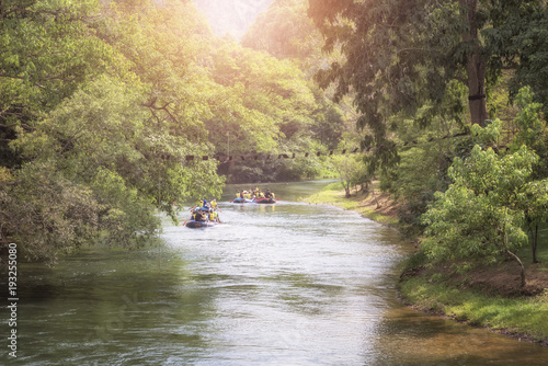Schilderij op canvas Team are rafting on the river, extreme sport