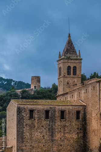 Santa Maria church in the ancient town of Andratx, on the southwest corner of Majorca (Mallorca), Balearic Islands, Spain © Luis