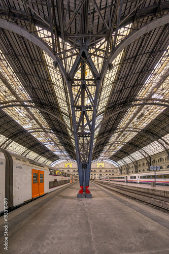 Canvastavla Esperando el tren