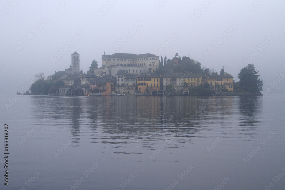 Fototapeta premium Orta San Giulio, Isola, Piemonte, Italia