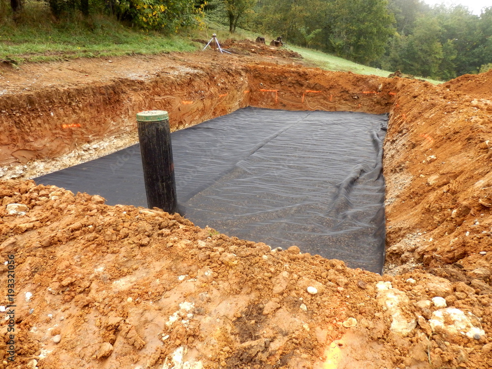 Membrane laid to separate the sand from the gravel in the construction of a sand and gravel filter bed