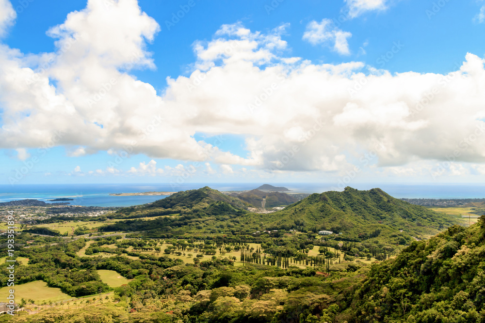View from the Nuuanu Pali Lookut on Oahu, Hawaii View from the Nuuanu Pali Lookut on Oahu, Hawaii
