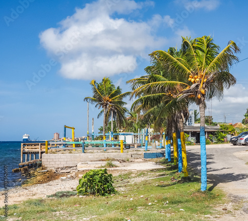  Walking around Penstraat street Curacao views