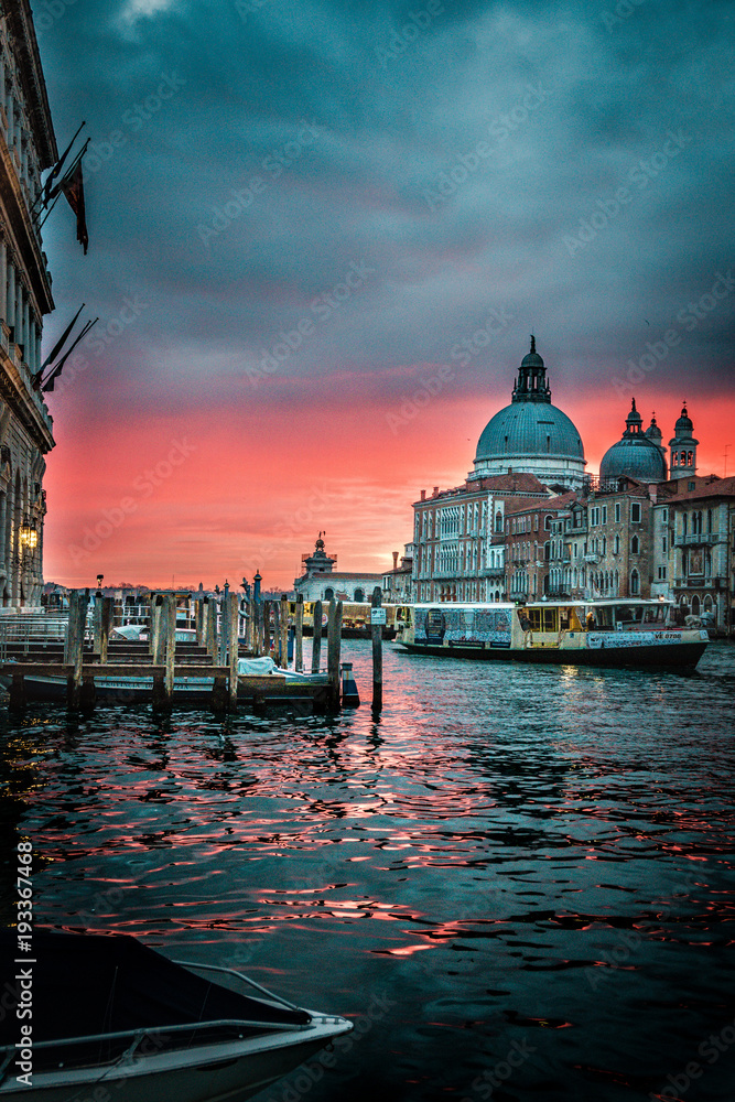 Wunderschöner Sonnenaufgang Venedig