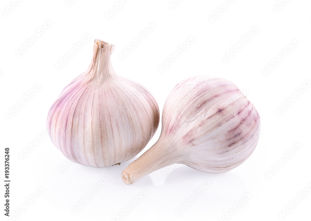 Fototapeta premium garlic on white background