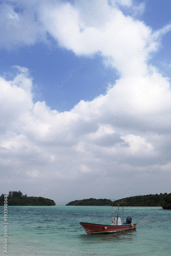 Naklejka premium 川平湾の風景