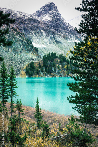 Obraz na plátne Beautiful turquoise lake in the mountains