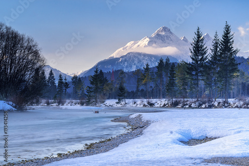 Winter, Isarauen bei Krün, Werdenfelser Land, Oberbayern, Kreis Garmisch Partenkirchen, Deutschland