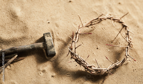 Photo Religious Easter background with crown of thorns