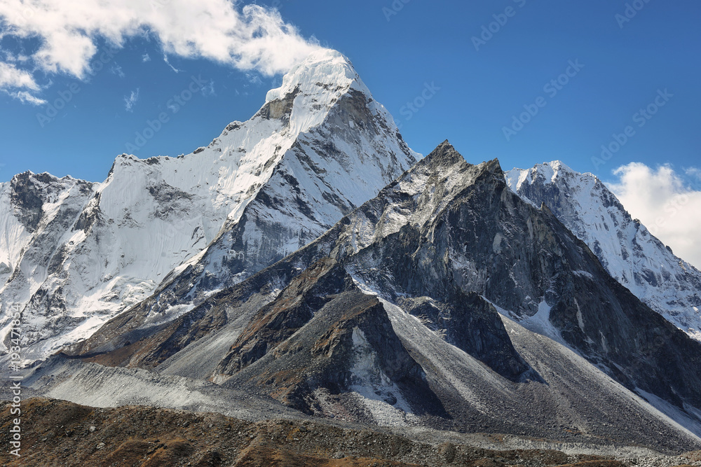 Amphu Gyabjen and Ama Dablan peaks views from Chukhung valley
