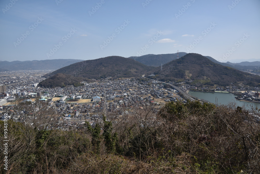 日本の香川県の坂出市の角山からの景色
