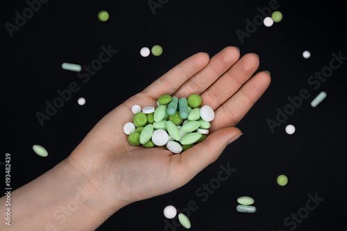 Tablettensucht Medikamentenmissbrauch Tabletten Hand Sucht Medikamente Missbrauch Überdosis