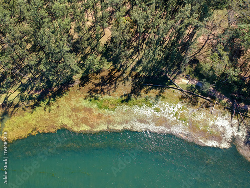 Tableau sur toile Lakeside aerial shot