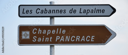 Panneaux Les Cabannes de La Palme, Aude, chapelle Saint Pancrace. photo