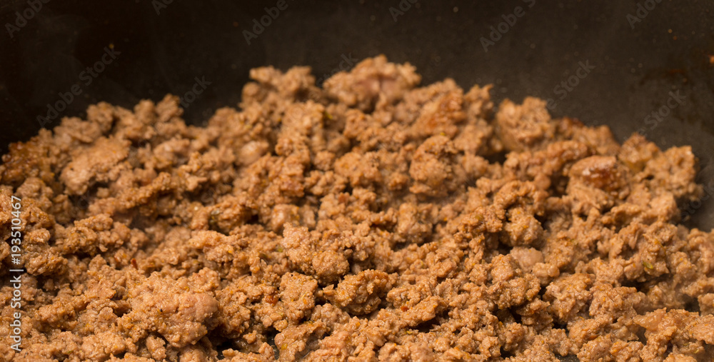 Cooking Mince Meat in a Skillet Cooking Mince Meat in a Skillet