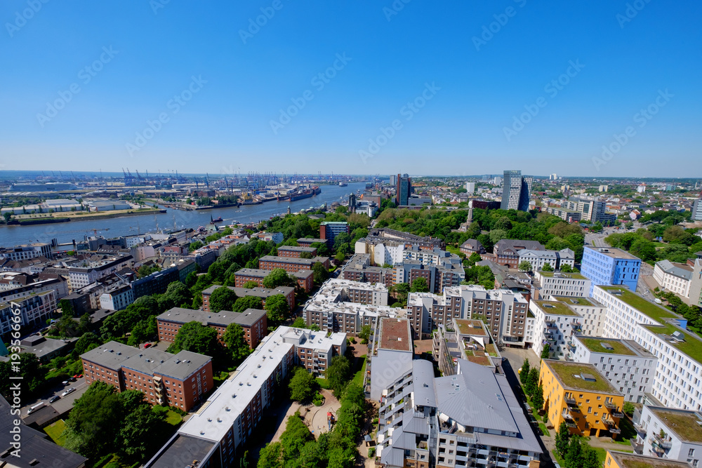 Blick über Hamburg vom Michel aus