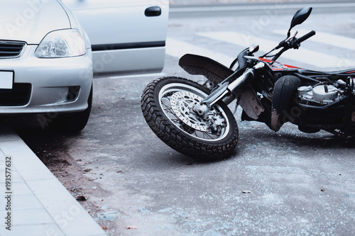 Fototapeta Motocykl i samochód