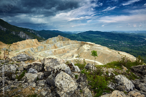 Limestone quarry © Xalanx