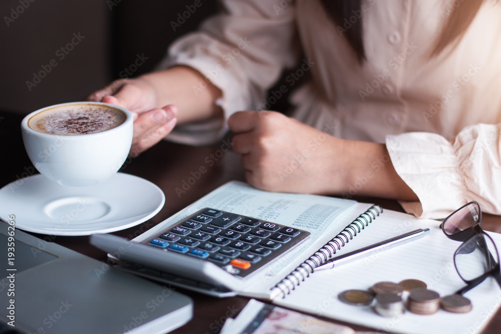 Business woman thinking account