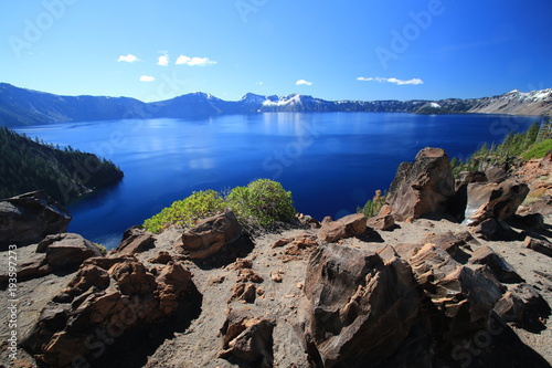 Fototapeta Naklejka Na Ścianę i Meble -  panoramic view on crater lake, oregon, united states