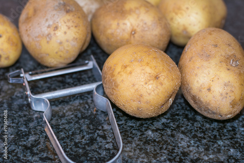 Kartoffel schälen und rüsten