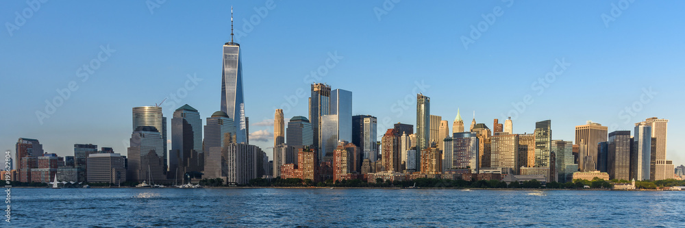 Naklejka premium Skyline of Lower Manhattan