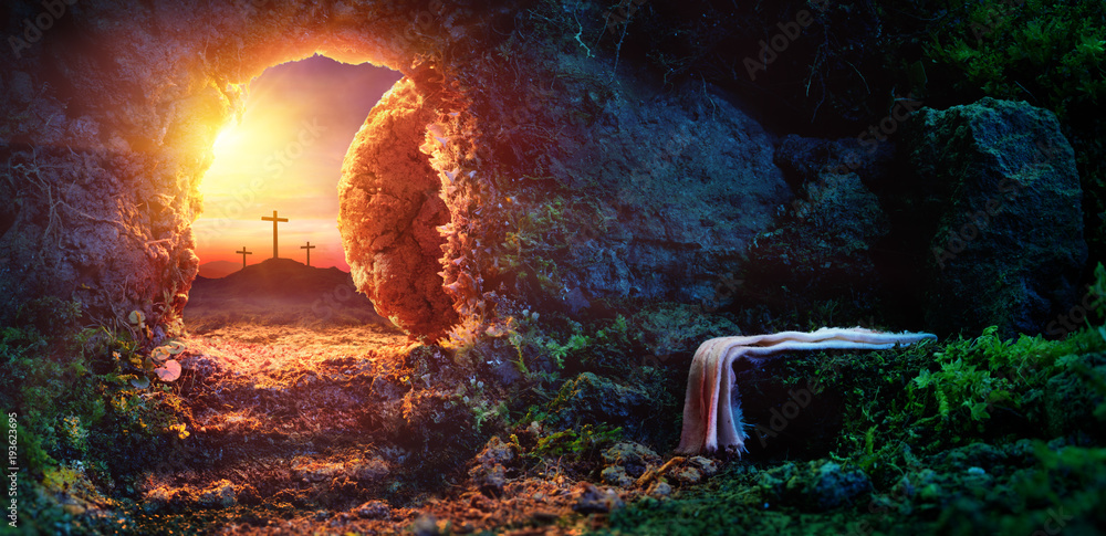 Fototapeta premium Ukrzyżowanie o wschodzie słońca - pusty grób z całunem - zmartwychwstanie Jezusa Chrystusa