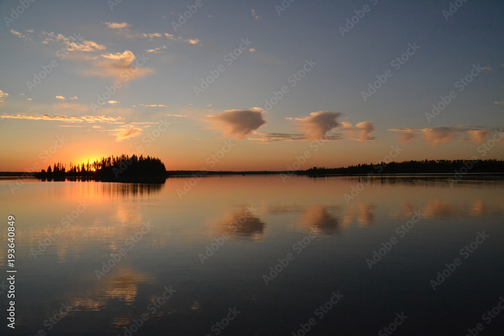 Obraz premium Astotin Lake Sunset