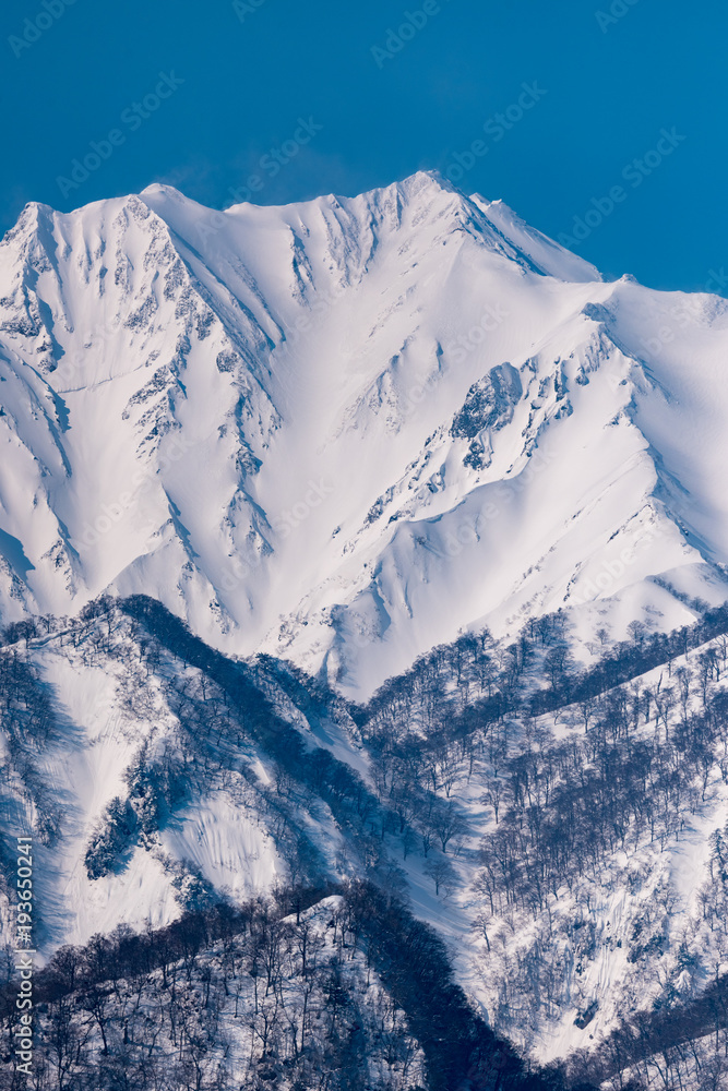 伯耆大山の剣が峰北壁の冬景色と雪と青空stock Photo Adobe Stock 伯耆大山の剣が峰北壁の冬景色と雪と青空stock Photo Adobe Stock
