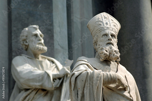Catane (sicile) Statues de la cathédrale de Catane