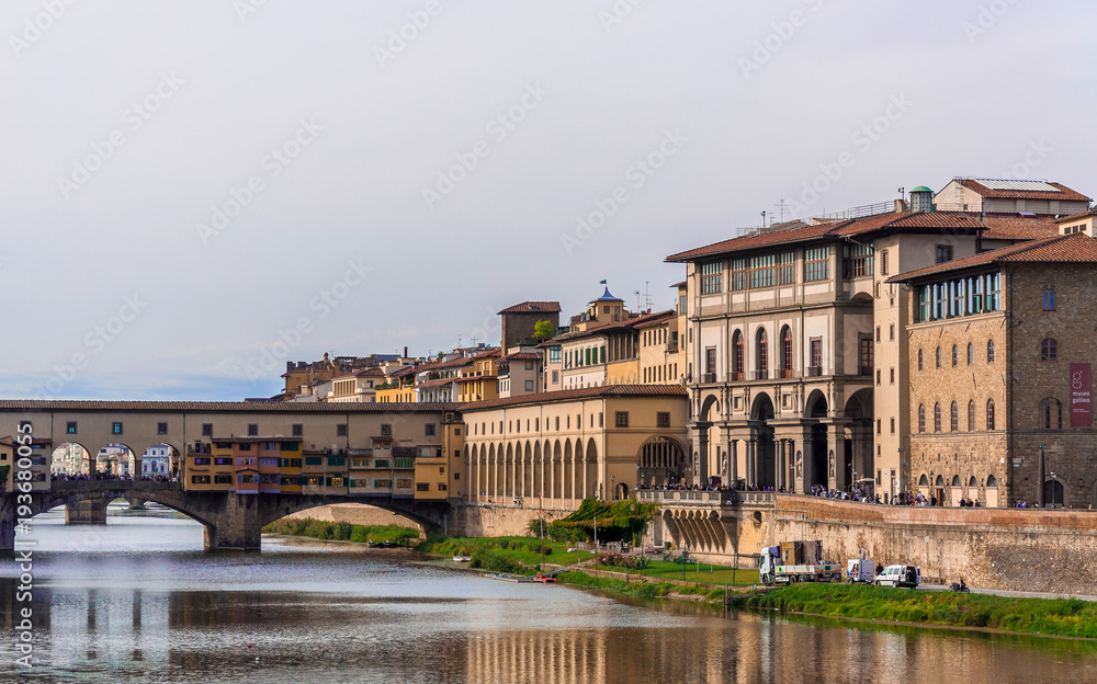 Florence's historic centre, views over the Golden bridge Ponte Vecchio and Uffizi gallery