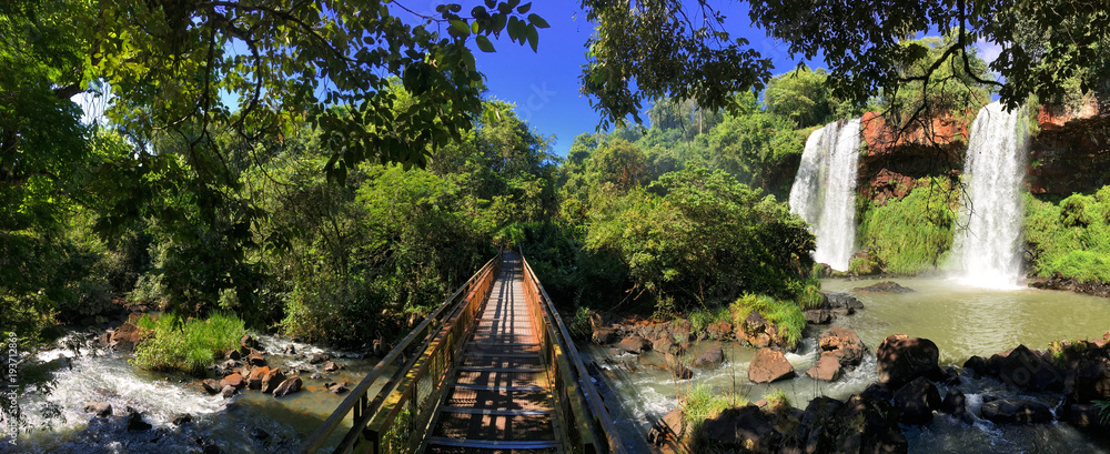 Fototapeta premium Argentina Iguazu salto dos hermanas panoramic